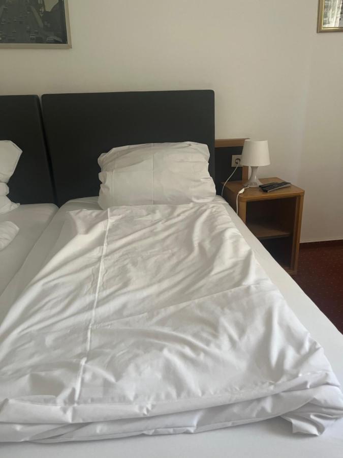Hotel Zum Taunus Eppstein Extérieur photo
