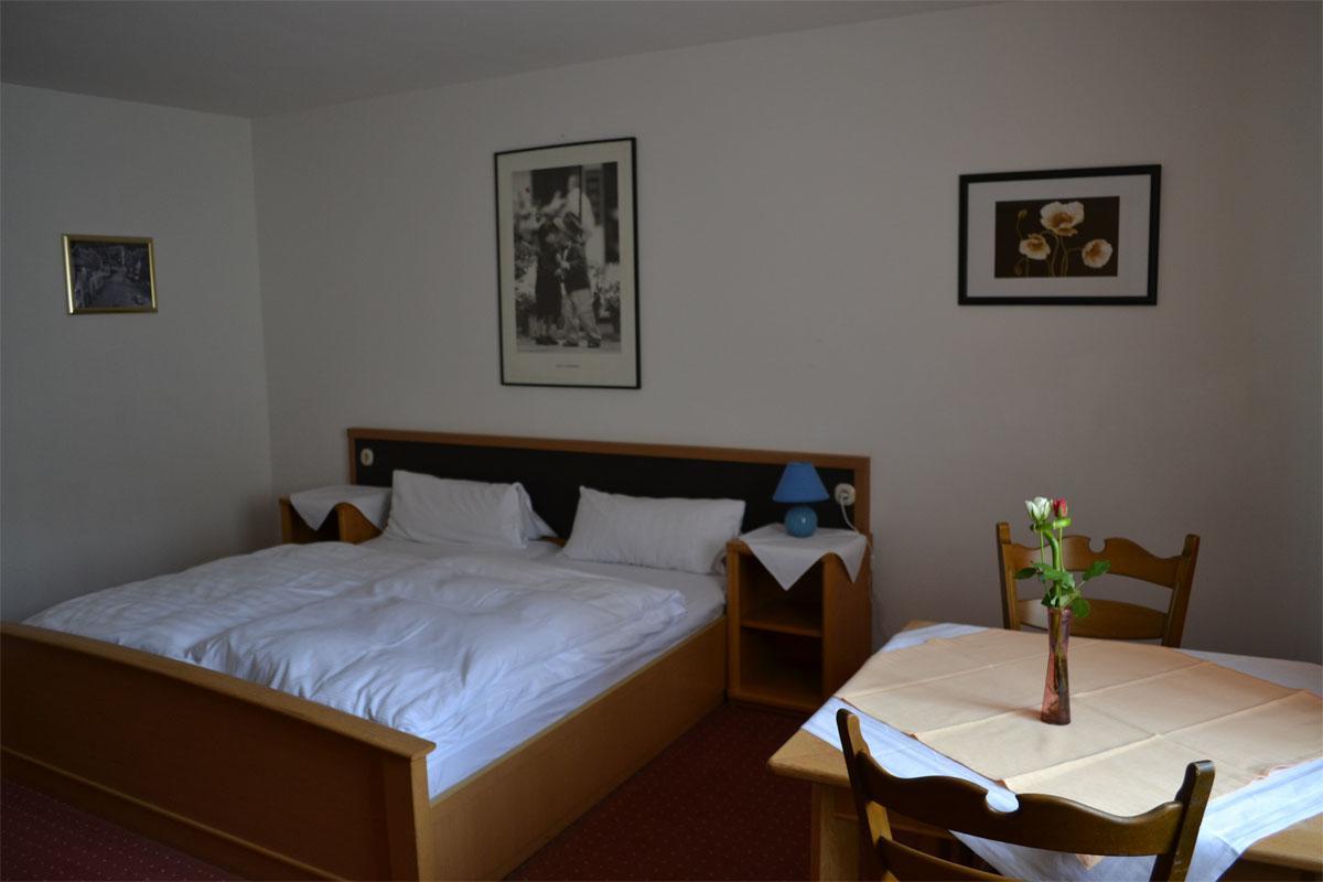 Hotel Zum Taunus Eppstein Extérieur photo