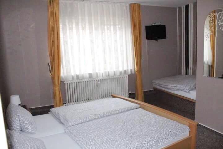 Hotel Zum Taunus Eppstein Extérieur photo